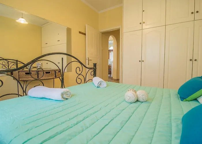 Tonia Aparthotel 4*