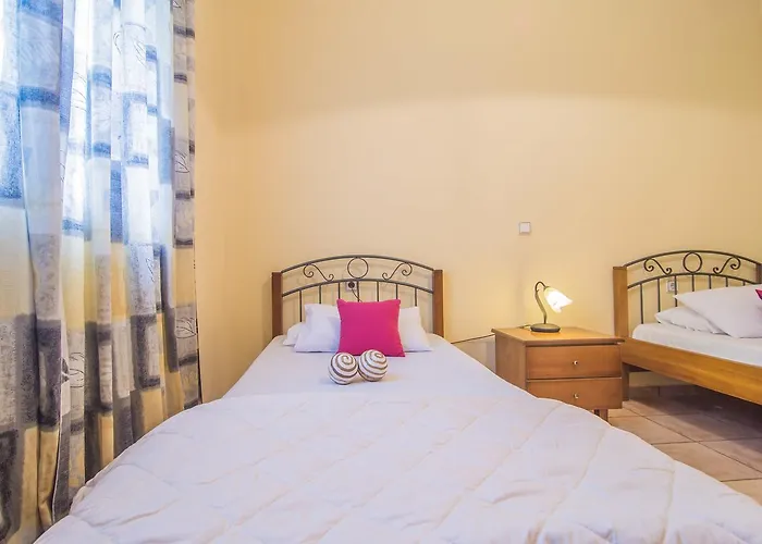 Tonia Aparthotel 4*